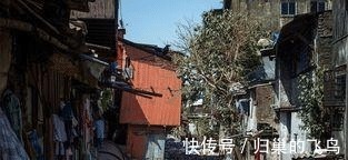 人民币|印度孟买，豪宅与贫民窟比邻而居，富人的灯红酒绿和穷人的垃圾堆！