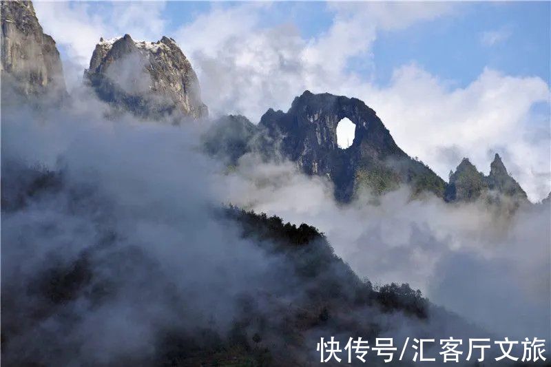 丙察察|桃花盛开，江水如蓝，每年春季丙察察迎来一年中最美的时光