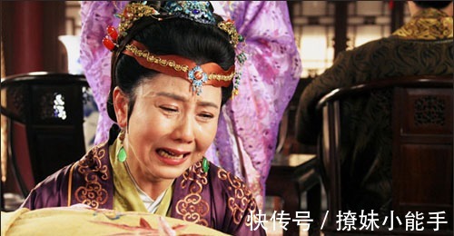 贾珠#贾宝玉挨打,寡嫂李纨却哭得不成样子,背后隐藏着一桩丑闻!