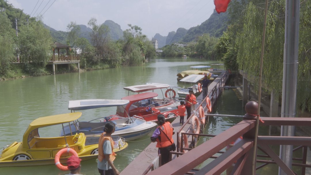 旅游收入|国庆假期黄金周全县接待游客近35万人次旅游收入2千多万元