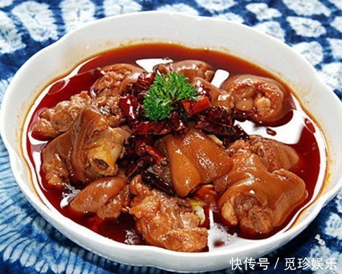 猪蹄最解馋的做法,香辣软糯,大咬一口,实在是太香啦!