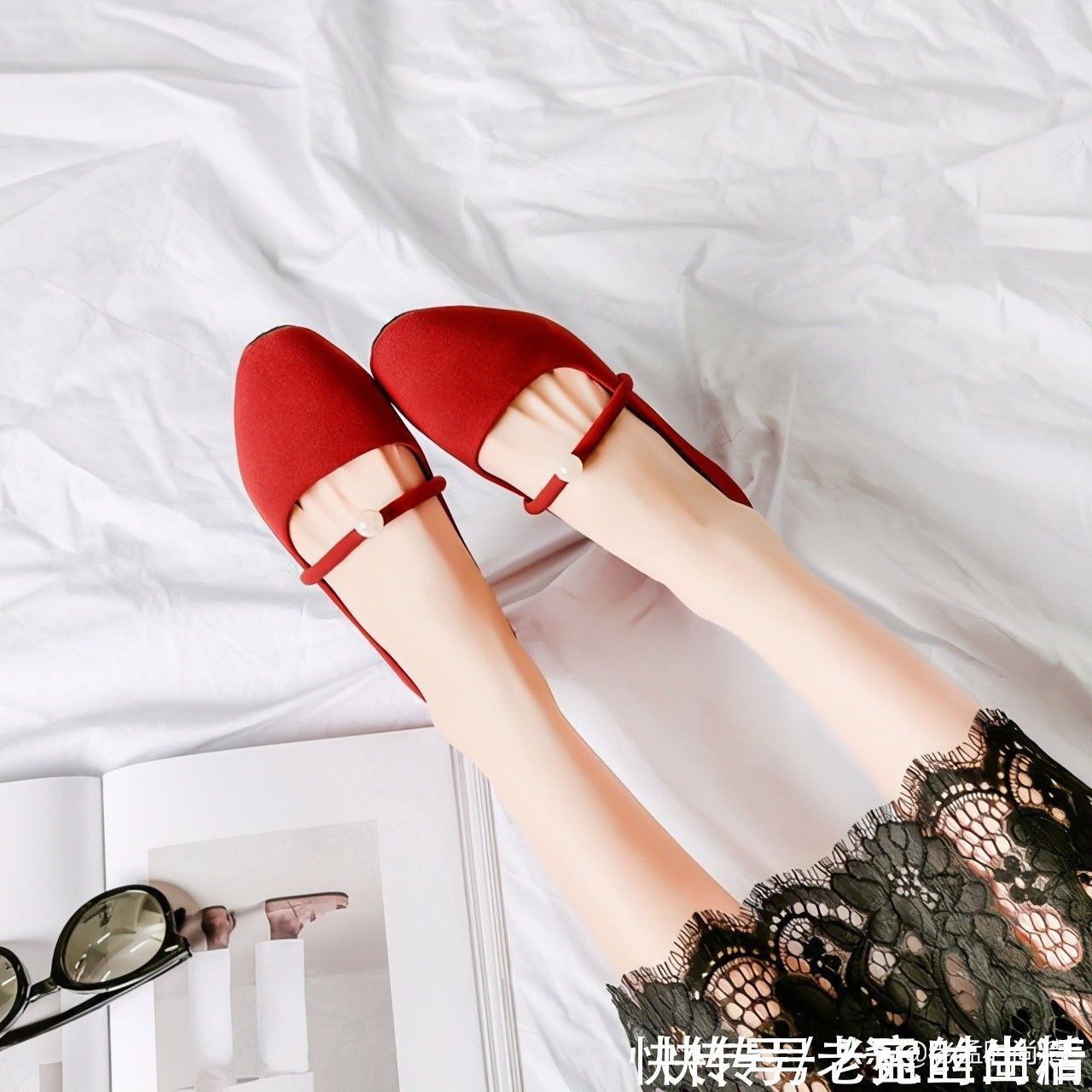 巨流行 谁说红色高跟鞋只能结婚穿?今年巨流行这样,耀眼却不张扬