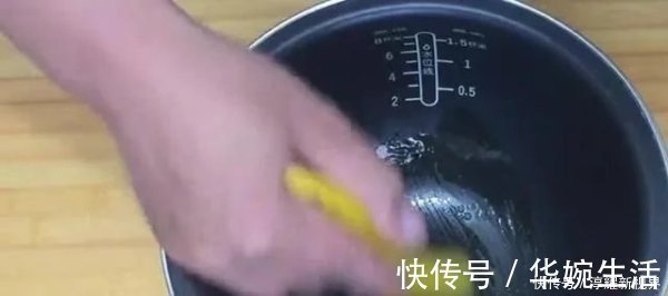 电饭煲|用电饭锅做的蛋糕又软又有弹性,你想怎么收就怎么收!
