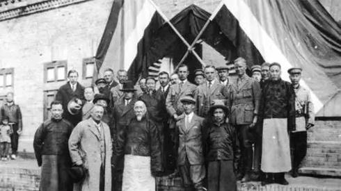 凶残|百年前黑戈壁凶残匪徒,被一支精兵神秘斩头,遗骸80年后才出现