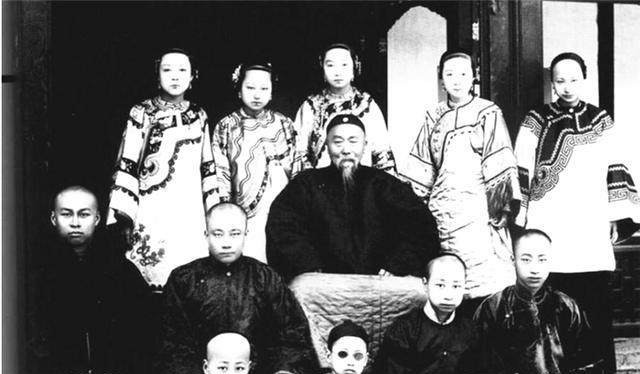 妹妹|他娶了自己“妹妹”为妻,生下一儿,影响中国近百年历史