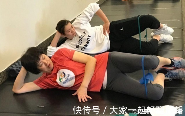 女嘉宾|外国女嘉宾一出场,男嘉宾全“疯了”,有人更是直接爆灯!
