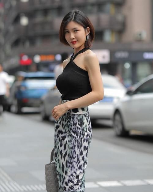 气质优良 气质优良的连衣裙，穿着美丽的曲线，安静时尚