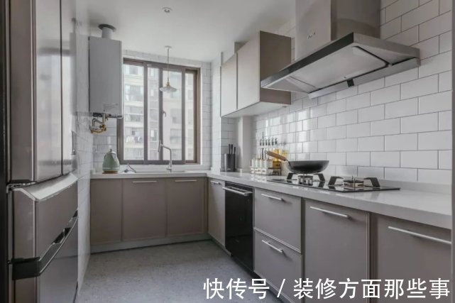 文艺复古风|98㎡文艺复古风,大胆跳色+通铺人字拼地板,感受一整屋的浪漫