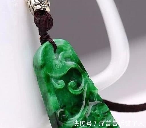 9万入手的翡翠原石,切开藓加绿,货主却仰天大哭