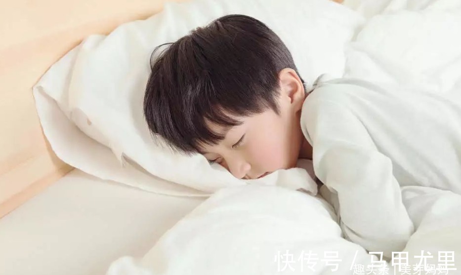 孩子|美国博士:孩子在这个时间点入睡,能促进孩子长高,长大更加聪明