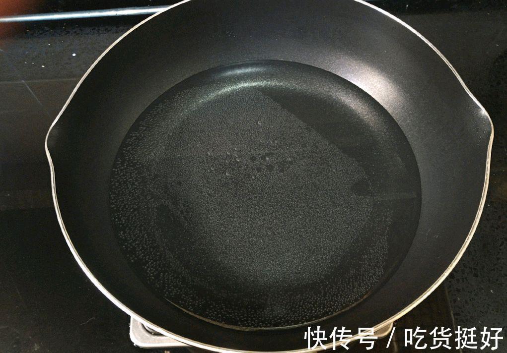 虾滑豆腐白菜汤|虾滑豆腐白菜汤:豆腐软糯,白菜脆爽,而虾滑Q弹软滑,这味绝了
