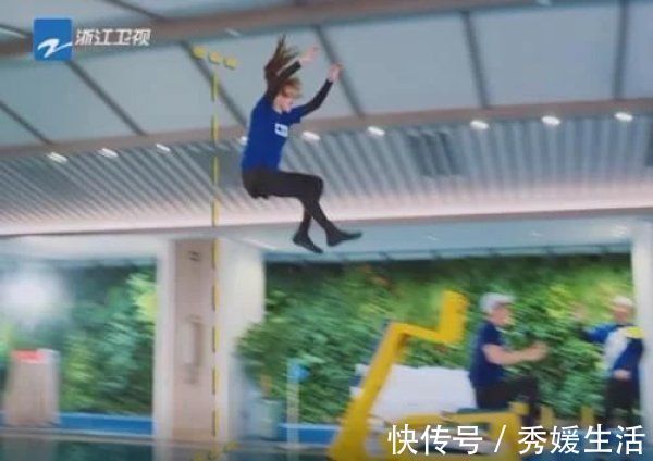 宋雨琦參加韓版跑男,當(dāng)她說出自己曾是MC時(shí),嘉賓表情亮了真長臉