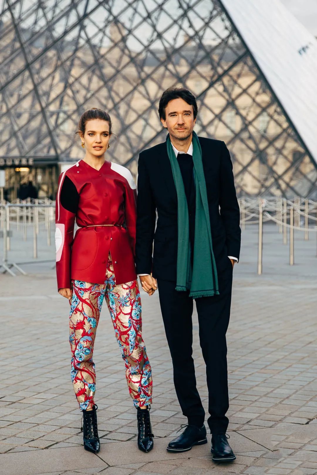 教你美|你和“高级感穿搭”之间的距离,也许就差一条腰带