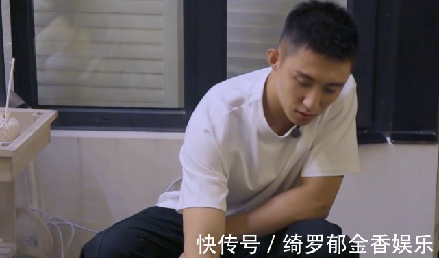 身子|黄景瑜全身不超过3个关节是好的，吃活蚕蛹补身子跟吃鸡蛋一样