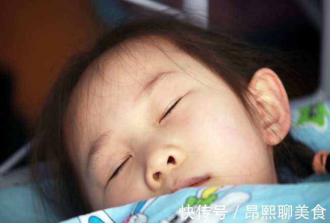 习惯|有午睡习惯的孩子,和总不午睡的孩子有啥区别?家长要重视起来