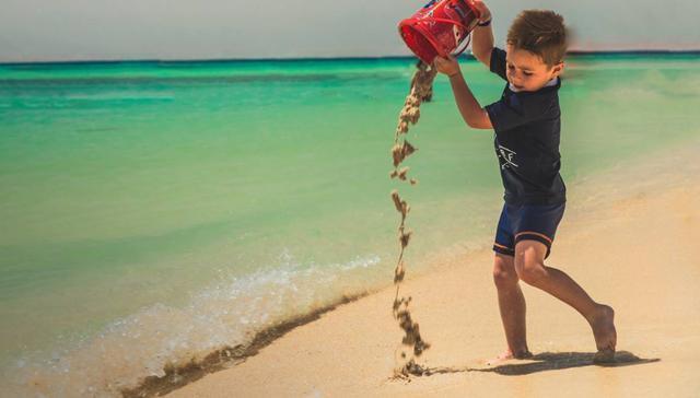 宝妈|帮爸爸搓澡被拒,儿子放声大哭超委屈,网友:这搓澡工具亮我一眼