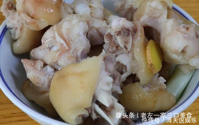 简单|猪蹄加上黄豆,这个季节最适宜的做法,比炖煮更软烂,简单又美味