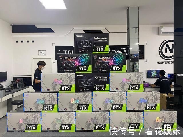 凡尔赛|真·土豪还是凡尔赛 外国网友用限量版显卡挖矿,画面感人