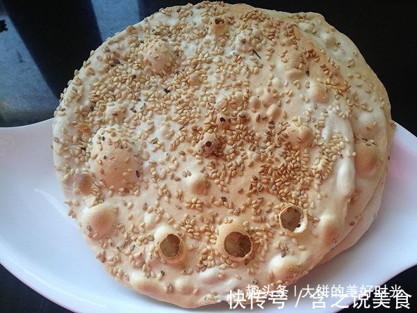 面粉别只会做馒头油条,教你做芝麻饼,酥脆喷香,比卖的还要好吃