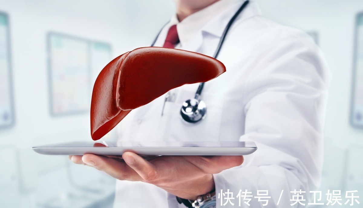 肝功能|手掌胸部出现这些表现,立即去医院查查肝,是肝硬化的前期表现