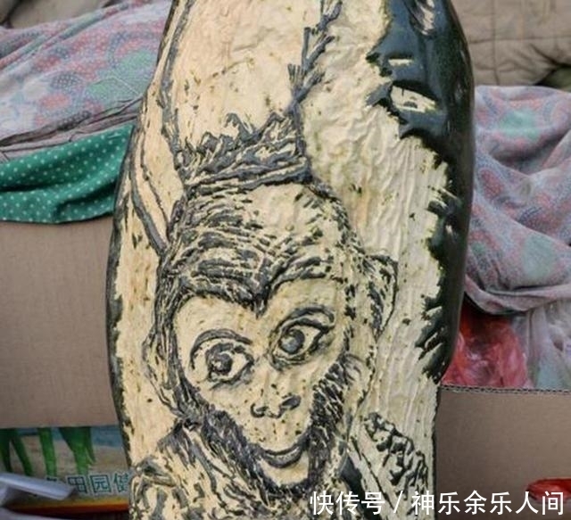 40岁卖菜大叔,在冬瓜上刻"美猴王"走红,被卖菜所耽误的画家