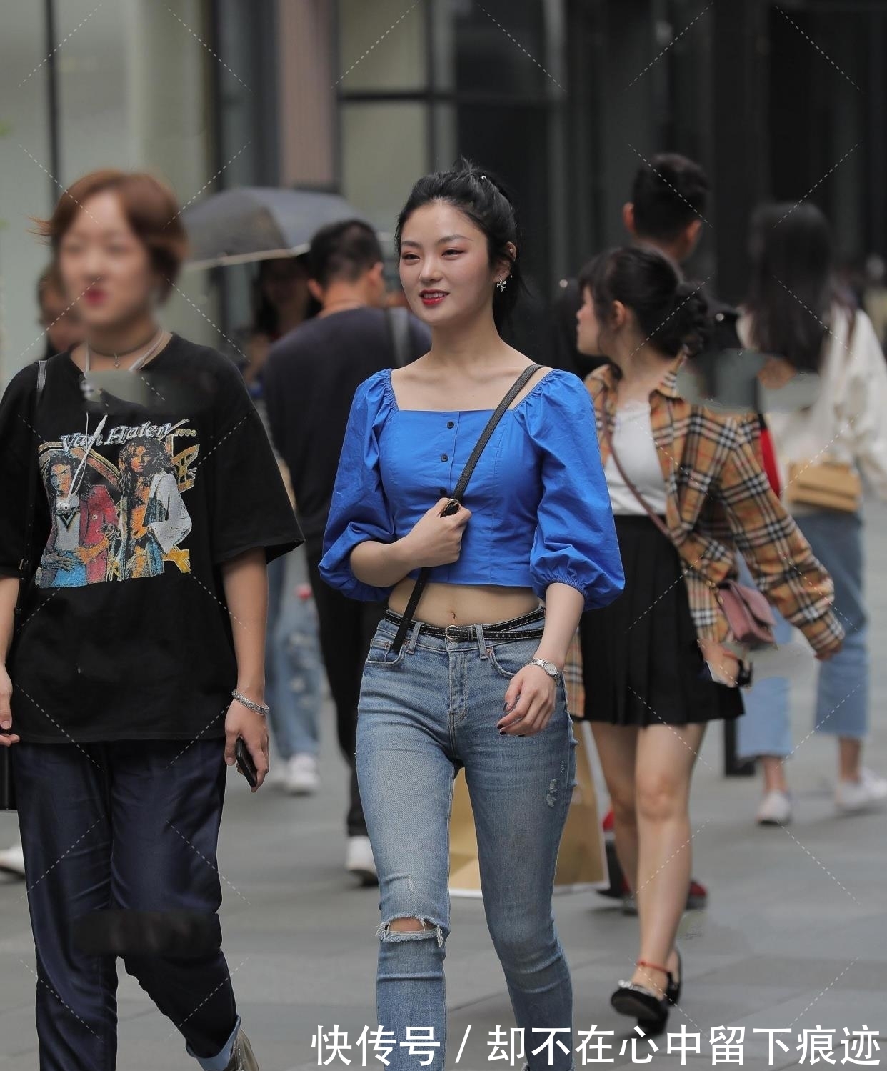 精致|服装精致干净,舒适大气,可以穿的很轻便