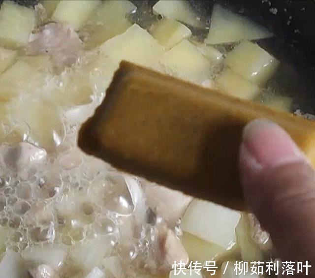 百梦|咖喱鸡肉彩色酥饼，咖喱味道浓郁，鸡肉Q弹滑嫩，一口不过瘾！