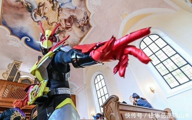 假面骑士：少女自制皮套cos伊兹版零二，这才是漫迷心中的零二