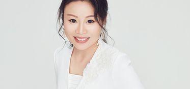 天差地别的王小丫和草帽姐一个低调无冕之王,一个浮夸遭人唾弃