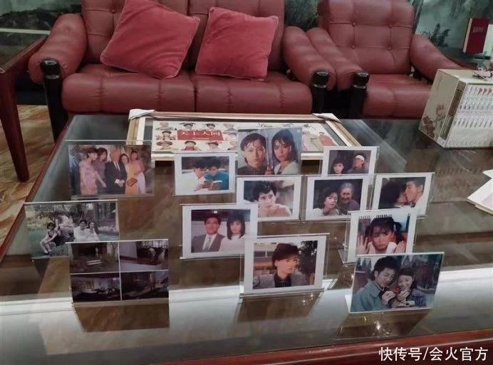 琼瑶5亿豪宅内景曝光!客厅堪比博物馆,林心如苏有朋旧照摆一桌