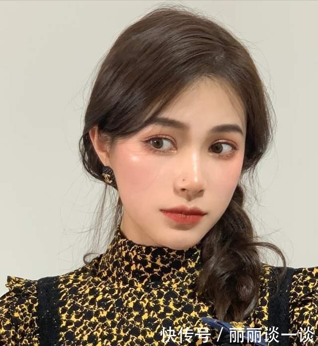 干练|过年头发不知道怎么扎这4款清爽又干练,简单好上手