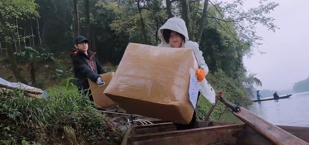 《向往》迎来最艰苦制作,黄磊张艺兴穿同一衬衫,物资都要自己送