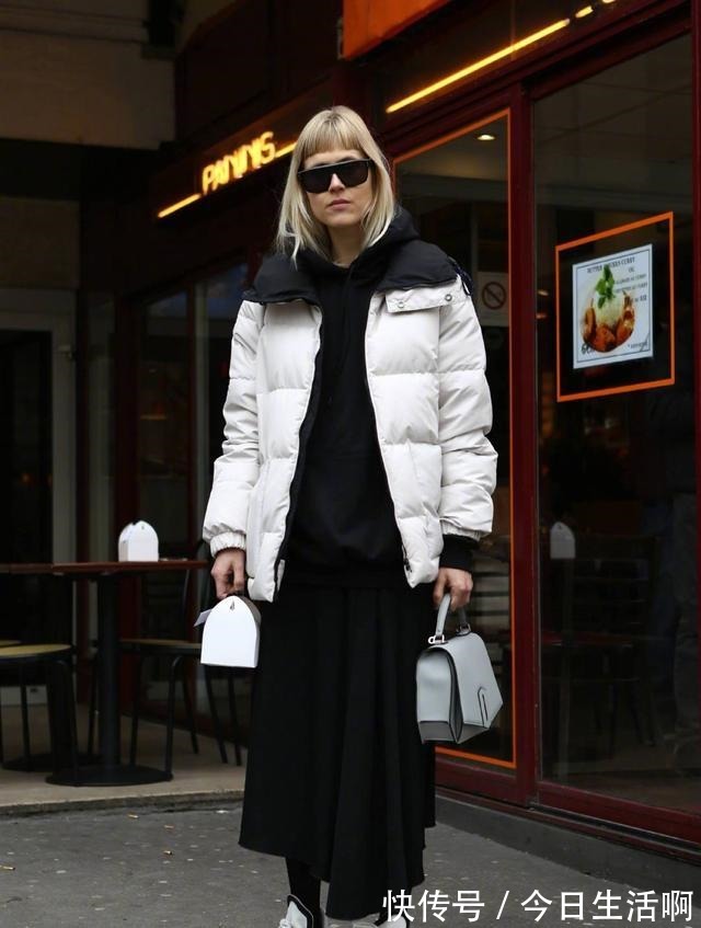 大衣 大衣“过时”了,今年冬天流行这件“羽绒服”,时尚大气又保暖!