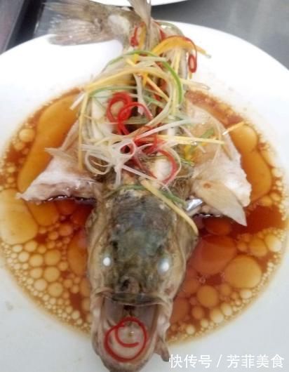 清蒸鲈鱼，蒸多久最合适？多数人搞错，难怪鲈鱼不细嫩，口感差