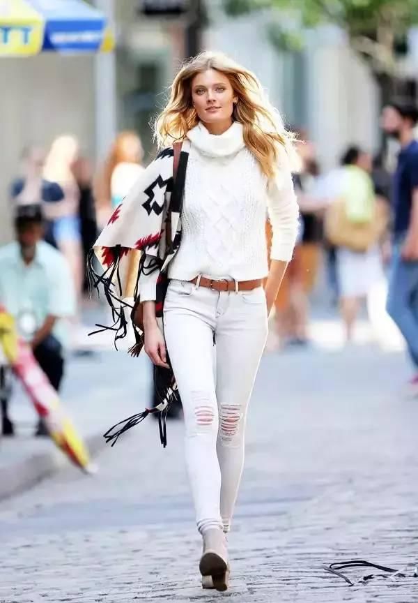 女人这样穿毛衣，从初秋时髦到寒冬！