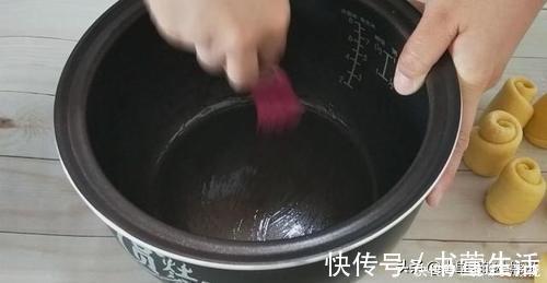 面包|教你面包最简单的做法，不用烤箱不用蒸，暄软拉丝，再也不用买了
