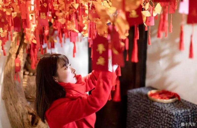 老年|走进富有年味的周庄