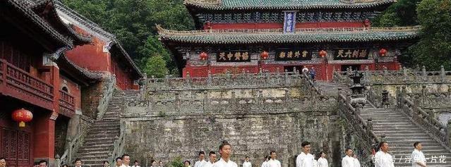 这年头,为何愿意当和尚的越来越多,去当道士的几乎没有