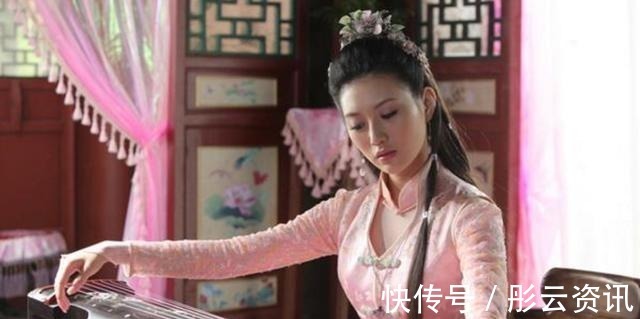 上联!纪晓岚喝花酒,歌女出两上联,纪晓岚对出一个第二个到死也对不出