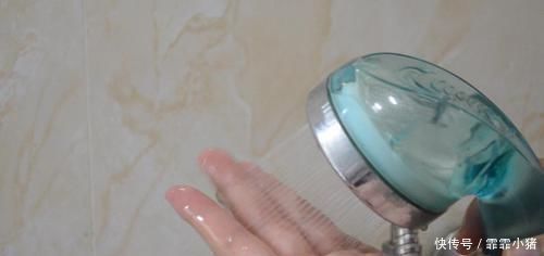 水垢|把牙膏挤到淋浴喷头上,一年能省下不少钱,解决了很多家庭的困扰