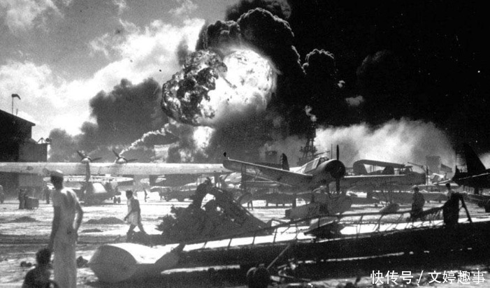 屠宰场|日本宣布投降前一夜,大量日军士兵冲击日本皇宫,场景就像屠宰场