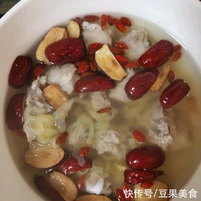 炖奶|吃了这碗花胶鱼胶炖汤 炖奶，一口下肚感觉超暖