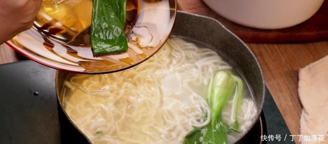 秘制红烧牛肉面，一碗端到你面前，顿时饥肠辘辘了