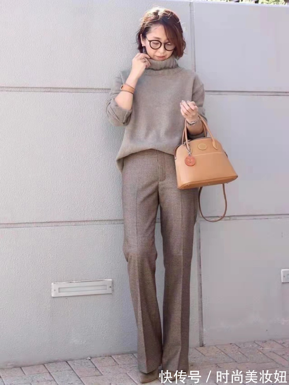 女人|40岁女人穿毛衣时,尽量少踩这四个雷区,拉低档次还显胖