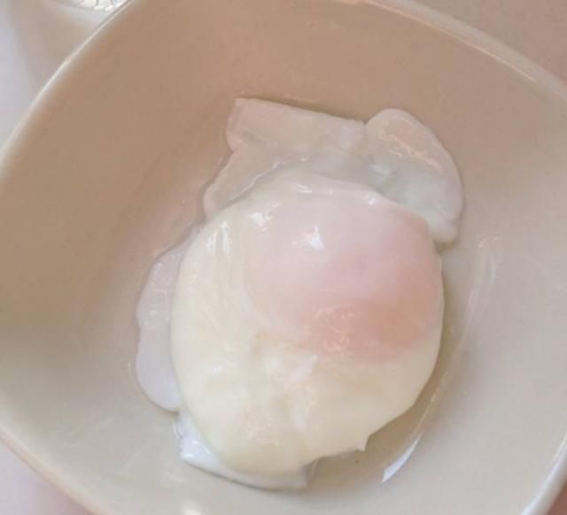 煮荷包蛋，学会这个方法，荷包蛋不散花，又圆又香又嫩