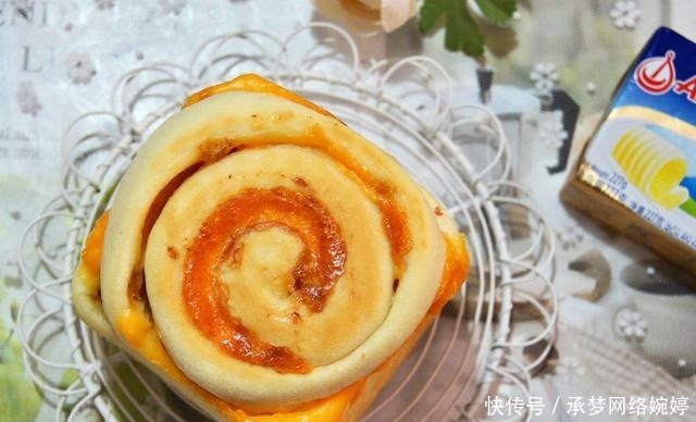 有芝士有肉肉的好吃快手咸面包,制作简单、营养丰富,早餐好选择