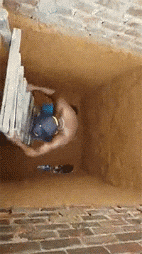 |搞笑GIF:太坑爹了,就这技术还出来赛车...