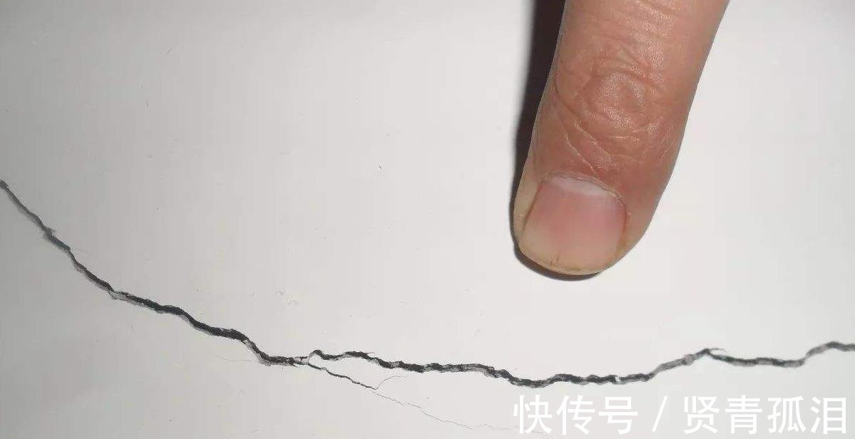 水泥浆|装修刷乳胶漆,有3种情况容易出现裂纹,预防和处理很重要