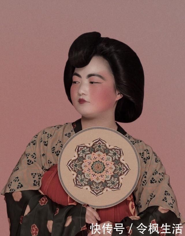 女子$中唐时期女子的妆容是怎样的很多人觉得“丑”,但我觉得很美