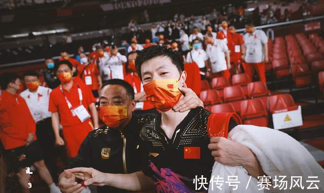 許昕|馬龍?zhí)哿硕自诘厣?！一屆奧運(yùn)創(chuàng)造2個(gè)歷史，劉國(guó)梁曝出他的習(xí)慣